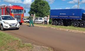 Casal morre após colisão frontal envolvendo carro e carreta na ERS-305, em Tucunduva