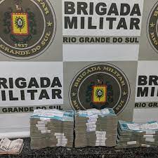 Polícia apreende mais de R$ 250 mil e 66 mil pesos argentinos em Crissiumal