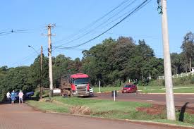 Ciclista colide em carreta bitrem na BR-468, no trevo de Padre Gonzales, em Três Passos