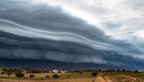 Chuva intensa, raios, vento e granizo devem marcar início da semana no RS, alerta MetSul