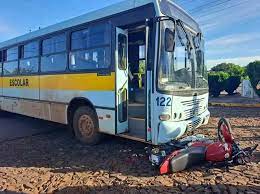 Acidente envolvendo ônibus e motocicleta deixa uma pessoa ferida em Crissiumal