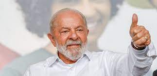 Boletim médico: Lula passou noite estável e médicos avaliam dar alta ainda neste domingo