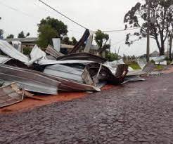 Imagens do forte temporal que atingiu o município de Três Passos na manhã de sexta-feira